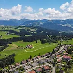 - Modernes Zuhause Mit Allgaeu Aussicht *